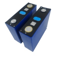 Batterie OEM à broche tubulaire Akku batteries rechargeables au lithium-ion 3.2v 150ah 300ah 200ah 100ah pack batterie Lifepo4
