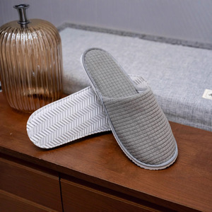 Pantuflas Desechables para Hotel con Logotipo Personalizado Bordado, Diseño <span class=keywords><strong>de</strong></span> Punta Cerrada Tipo Waffle, Color Blanco, para Verano, <span class=keywords><strong>Venta</strong></span> Directa <span class=keywords><strong>de</strong></span> Fábrica - Product Image 5