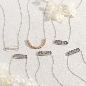 Vente en gros de colliers pour cadeaux de fête des mères colliers à breloques en diamant avec lettres <span class=keywords><strong>MAMA</strong></span> BABY LUCKY <span class=keywords><strong>QUEEN</strong></span> pour femmes - Product Image 5