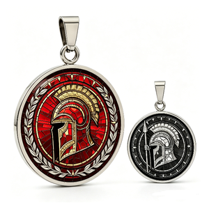 Pendentif en alliage de zinc plaqué argent, médaille circulaire avec motif casque de Sparte, émail, thème antique, objet de collection artistique - Product Image 5
