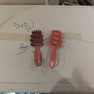 Styling <b>Comb</b> Large Plastic Hair Brush For Smoothing And Volumizing Home Use - Product Image 3