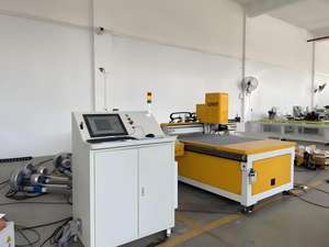 Mesin pemotong CNC insulasi saluran pra-insulasi mesin pembuat pembuatan kain untuk mesin Ductwork fenolik PU pemotong otomatis - Product Image 5