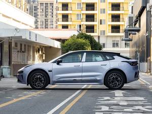 Voiture électrique d'occasion Zeekr 001 2025, transmission intégrale (AWD/4WD), autonomie 601-700 km, batterie 90-110 kWh, conduite à gauche - Product Image 4