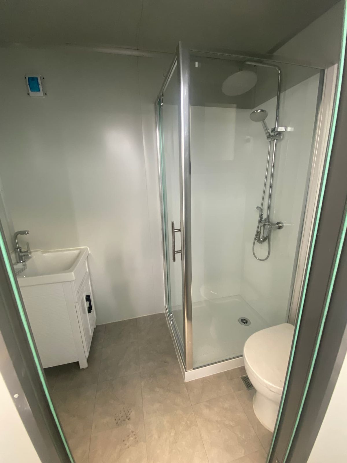 Luxury Portable Restrooms Modern Mobile Toilets Cabin Outdoor Restroom Block Prefab Shower Portable Toilet 3