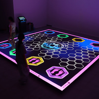 Jeu de sol interactif à LED Pixel Arena avec détection infrarouge pour parcs d'attractions, centres commerciaux et centres de divertissement familial