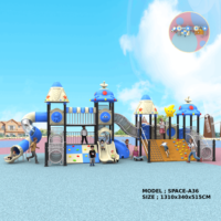 Équipement de terrain de jeux extérieur sur mesure à thème, plateforme à double niveau, toboggans pour enfants, rampe d'escalade en filet, manèges de parc d'attractions