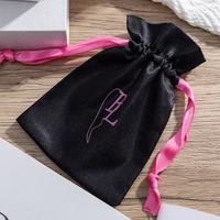 Pochette en satin de soie avec logo personnalisé de haute qualité cadeau avec cordon de serrage en gros pour extensions de cheveux emballage de sac en satin noir réutilisable