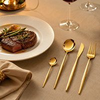 Ensemble de cuillères de service contemporaines en acier inoxydable, finition miroir ultra-lisse, durables, compatibles lave-vaisselle, pour hôtels, restaurants et traiteurs