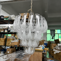 Lustre en verre en forme de fer à cheval de style Murano personnalisé, lampe suspendue artistique pour projet d'aménagement intérieur commercial