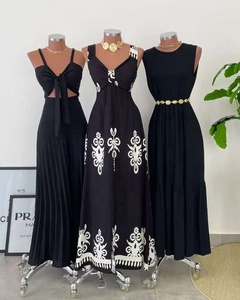 Vestido largo floral colorido con cuello cuadrado Estilo sin esfuerzo y comodidad para tallas casuales de verano y primavera - Product Image 3