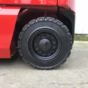 Nissan Diesel 1.5 Ton Forklift <b>Used</b> Two Stage Mast <b>Pallet</b> Truck with Pneumatic/Solid Tires for Farm Construction - Product Image 6