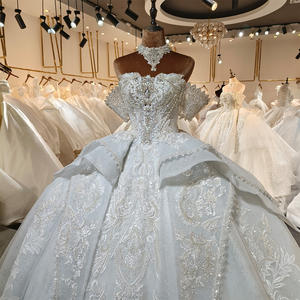 Robes de mariée modernes et élégantes pour femmes, en organza, coupe sirène/trompette, décolleté cœur, imprimé floral, appliques de perles, sequins, longueur ras du sol - Product Image 1