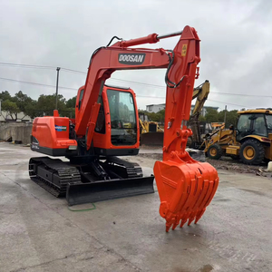VENTE CHAUDE Excavatrice Doosan DX75 d'occasion, modèle 2022, 7,5 tonnes, moteur, boîte de vitesses, système hydraulique, machine compacte prête à travailler - Product Image 1