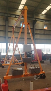 Grúa Pórtico Eléctrica Portátil de 0.5 Toneladas, Controlada por PLC, con Motor, Control Remoto y Ruedas, Mini Grúa Pórtico - Product Image 4