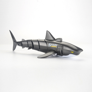 Simulation à échelle <span class=keywords><strong>1</strong></span>:18 2.4G Radio télécommande RC jouet requin en plastique Animal <span class=keywords><strong>piscine</strong></span> salle de bains bateau RC jouets cadeaux de noël anniversaire - Product Image 4