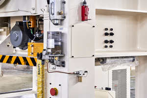 สายการผลิตเครื่องเจาะระบบ CNC สำหรับใช้ในกรณีแบตเตอรี่ - Product Image 6