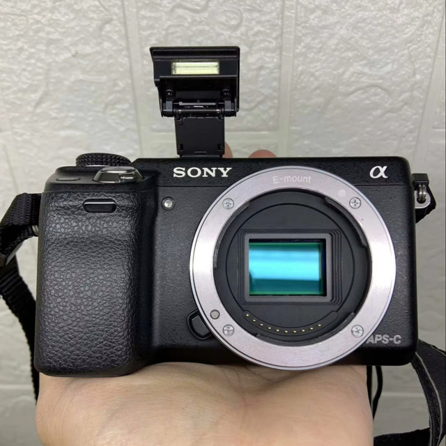 Best Price Sonys NEX-6 16.1 MP Full HD Portable Travel and Street Photography Digital Camera