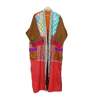 Kimono de patchwork de longitud completa, corte holgado, para mujer adulta, estilo otoñal, sin cuello, tela tejida, diseño suave con apliques. - Product Image 1