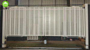 Puerta de Entrada de Alta Gama Personalizada: Puerta Plegable de Aluminio, Puerta Cantilever Eléctrica - Product Image 3