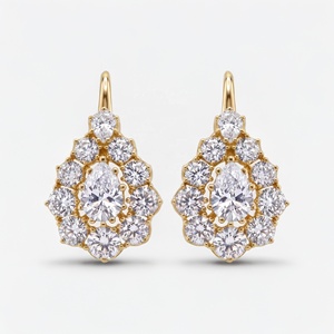 Boucles d'oreilles pendantes en argent sterling 925 plaqué or 18 carats avec halo de zircon cubique taille poire - Product Image 2