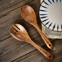 Ensemble de planche à découper et saladier en résine de bois d'acacia, ustensiles de cuisine de luxe en bois foncé avec moulins à sel et poivre, support pour assiettes et tasses
