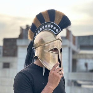 Casque Spartan en laiton avec plume, fait main, casque de guerrier grec hoplite pour cosplay, exposition - Product Image 1