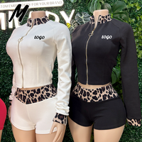 Set Dua Potong Motif Leopard Wanita - Jaket Resleting Hati dan Celana Pendek Pinggang Tinggi Pakaian Olahraga Wanita Kasual Logo Dapat Disesuaikan