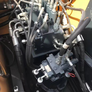 Excavadora Hyundai 150LC-9 Usada de 15 Toneladas con Arnés de Cableado Completo y Componente de Motor Principal en Venta - Product Image 4