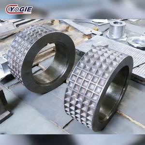 เครื่องอัดอัดแท่งถ่านหินแบบไฮดรอลิกแบบกำหนดเองของ OEM พร้อมลูกกลิ้งเหล็กอัลลอยด์ขนาดใหญ่แบบปิด - Product Image 3