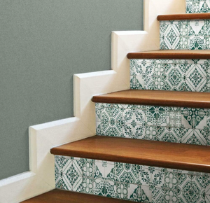RoomMates RMK11281WP Papel pintado autoadhesivo con diseño de azulejos mediterráneos en verde bosque - Product Image 3