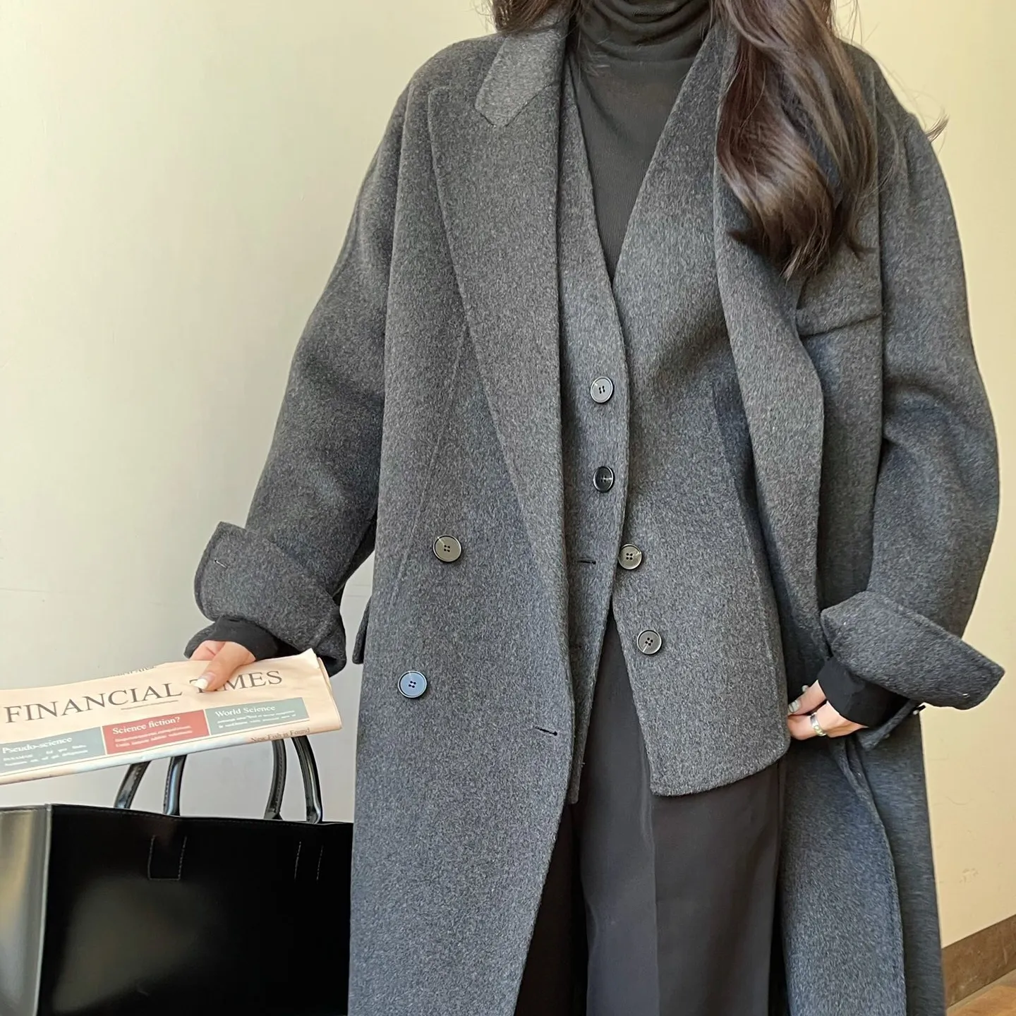थोक में वास्कट दो टुकड़ा ऊनी कोट नई शैली सर्दियों 2022 विदेशी शैली महिलाओं की प्रतिवर्ती कश्मीरी कोट