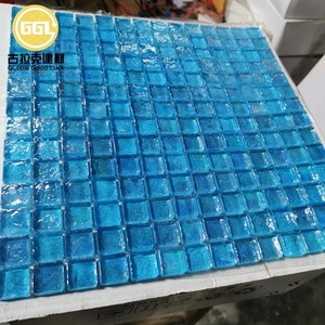 Piastrelle a Mosaico in Vetro Blu Iridescente Perlescente per Piscine Esterne - Product Image 2