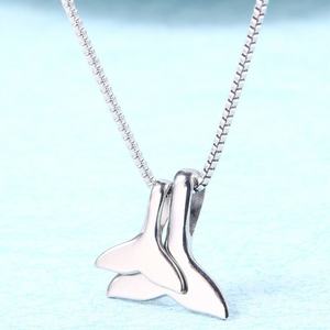 Collares Minimalistas de Plata y Oro con Recubrimiento PVD Antideslustre, Joyería Fina de Acero Inoxidable 316L, Collar con Diseño de Cola de Pez para Mujer - Product Image 4