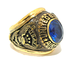 Bague moderne personnalisée de qualité supérieure en laiton avec zircon unisexe - Product Image 1