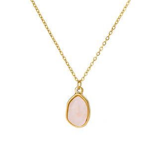 Collier pendentif en cristal de poudre d'<span class=keywords><strong>améthyste</strong></span> minimaliste de haute qualité Design en pierre naturelle avec chaîne à maillons plaquée or - Product Image 2