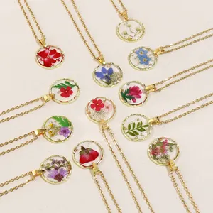 Collier de fleurs séchées véritables IVY avec chaîne à maillons en acier inoxydable plaqué or 18 carats bijoux en résine collier de fleurs de naissance pour cadeau