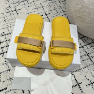 2026 New Premium Pink Quilted Platform Slides Brown Accent Comfortable Casual Summer Slippers - Product Image 3