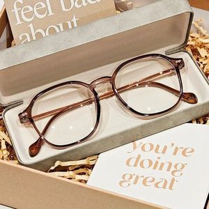 Customizable New Lightweight and Simple Anti-Blue Light High-Definition Premium Unisex <strong>Reading</strong> <strong>Glasses</strong> with Transparent Lenses - Product Image 4
