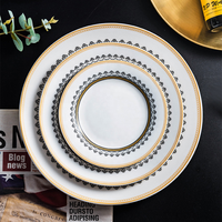 Lot de vaisselle en porcelaine géométrique dorée de style européen pour desserts, gâteaux, snacks, steaks et apéritifs – Idéal pour la restauration