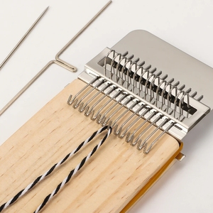 Petit kit de métier à <span class=keywords><strong>tisser</strong></span> avec 14 crochets Mini métier à repriser portable Machine à <span class=keywords><strong>tisser</strong></span> à raccommoder rapidement - Product Image 4