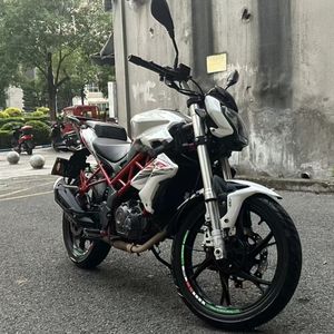 Benelli TNT <span class=keywords><strong>150i</strong></span>: Forcelle USD + Sistema Frenante CBS Moto e Motociclette Stradali di Seconda Mano - Product Image 4