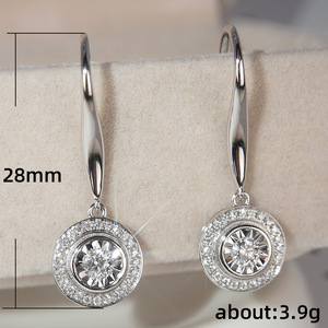 Orecchini a Forma di Ruota per Donne, Accessorio di Lusso in Tono Argento, Regalo per Feste alla Moda - Product Image 5