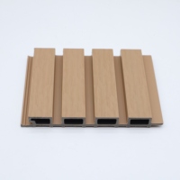 Panneau mural extérieur en WPC de haute qualité, imperméable, ignifuge, écologique, à grain de bois 3D, facile à installer, décoration en bois