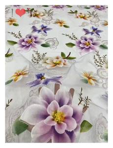 Tissu en dentelle de tulle brodé avec de grandes fleurs imprimées sur des paillettes transparentes pour robe de fête Aso Ebi - Product Image 6