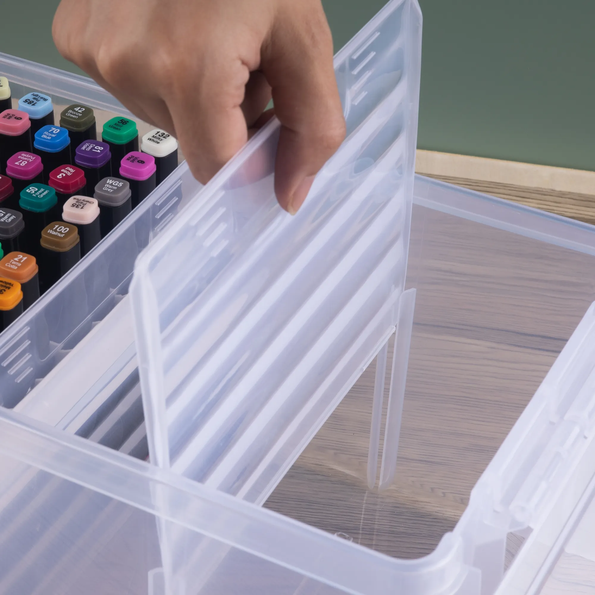 29662 art & craft organizer Marker custodia in plastica con divisori rimovibili contiene 72 pennarelli e 5 "x 7" carte e buste