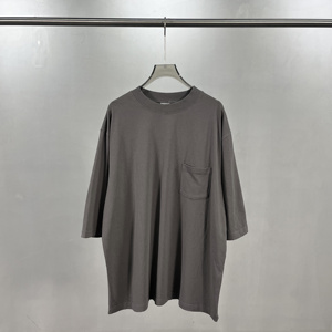 T-shirt décontracté à manches courtes en pur coton 215g, imprimé sérigraphié, coupe ajustée, bords lissés, cinq boutons, avec poche au col - Product Image 2