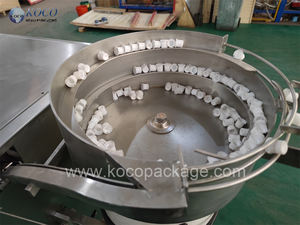 KOCO Meilleure vente au <span class=keywords><strong>monde</strong></span> en 2019 Remplisseuse de boissons Doypack Remplisseuse automatique de sachets à bec - Product Image 3