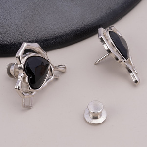 Boucle de taille en strass en forme de cœur, détachable, sans clou, sans couture, en métal, pour affiner la taille - Product Image 1