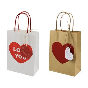 Sacs cadeaux en papier kraft recyclable avec poignée, design cœur pour la Saint-Valentin, pour les cadeaux de fête, les mariages (logo personnalisé) - Product Image 1