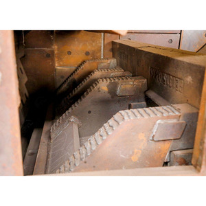 Trituradora de Piedra Móvil Popular en Zambia <span class=keywords><strong>2026</strong></span>, Precio de Trituradora de Impacto Cónica Móvil sobre Orugas para Trituración de Mineral en Minas - Product Image 3
